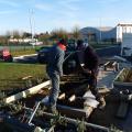 Pose de la Stéle par l'entreprise de pompe funébres Guilbert de Pinon